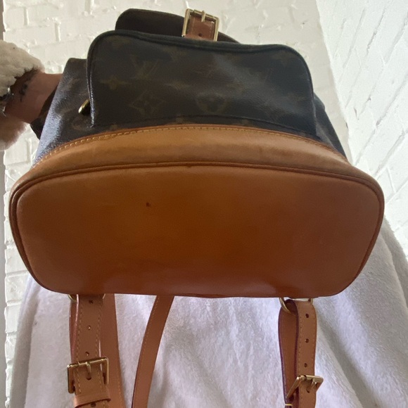 *LOUIS VUITTON MONTSOURIS BACKPACK* w/ new straps - Picture 6 of 16